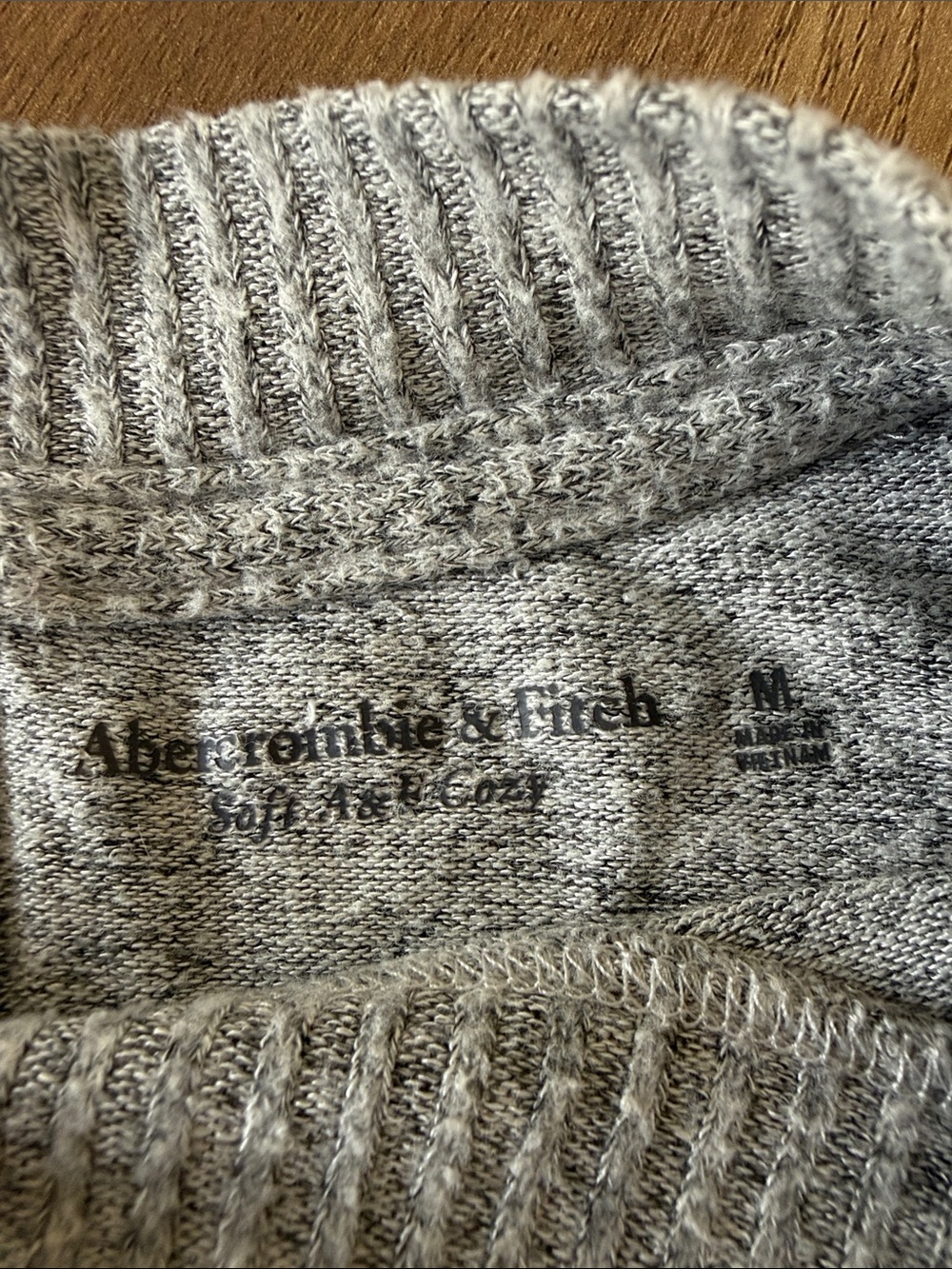 Abercrombie & Fitch Heather Gray Long-Sleeve Crewneck - Picture 2 of 2